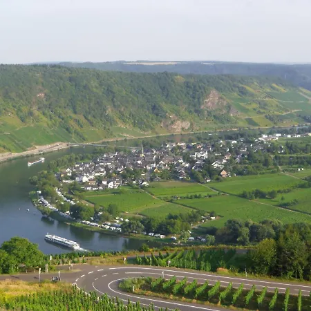 Fantastic Holiday In Kues With Terrace Hébergement de vacances